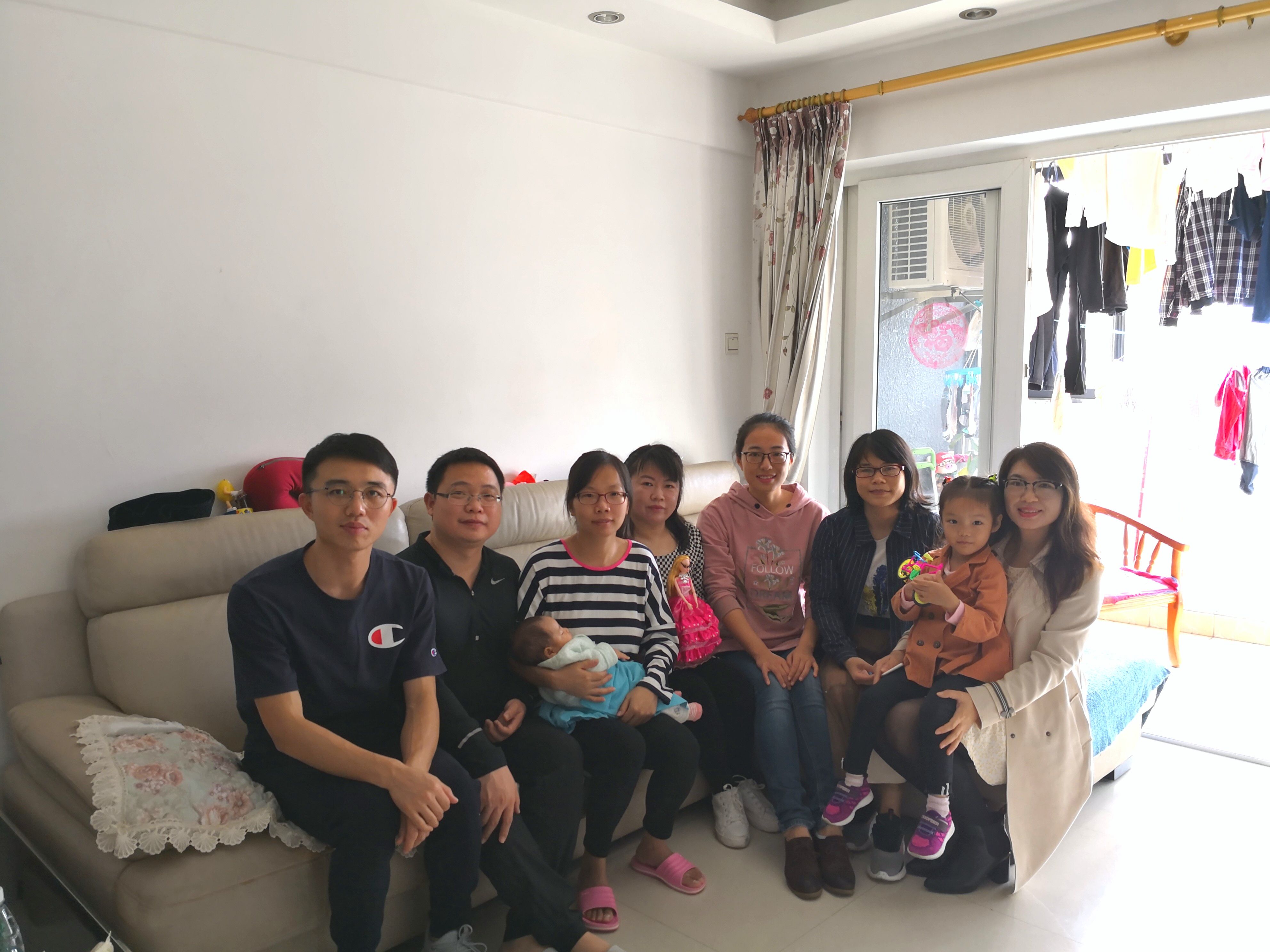 公司领导探望生育教工1.jpg